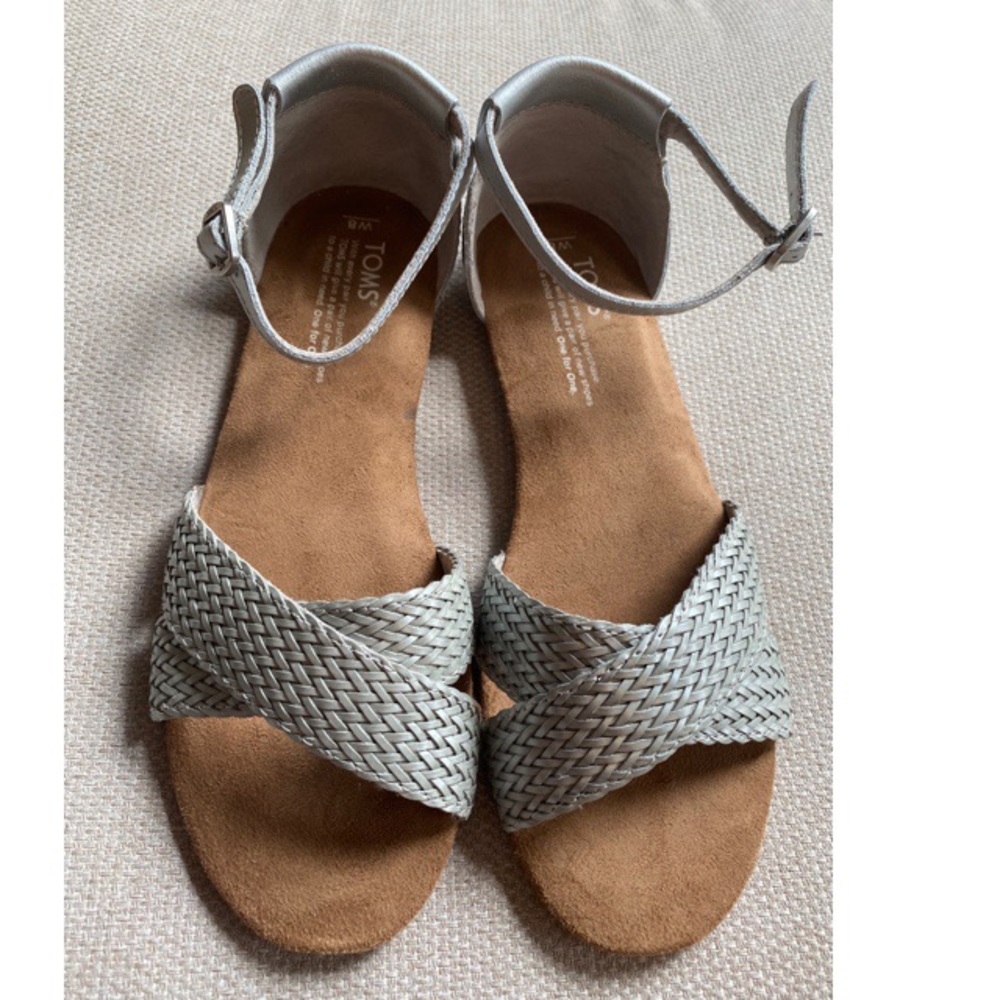Brand new TOMS Correa Sandals